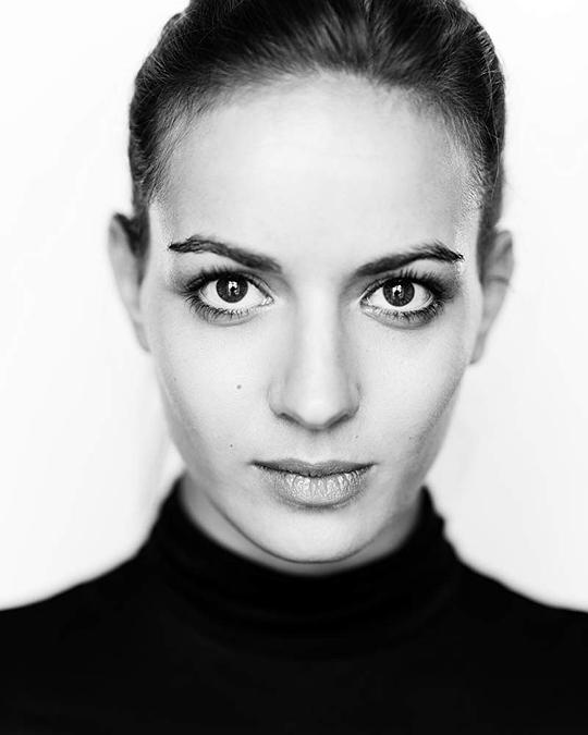 安东尼娅·德斯普拉特 Antonia Desplat照片