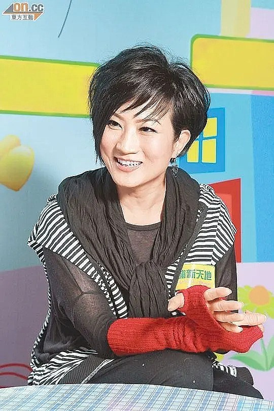 唐韦琪 Vikki Tong照片