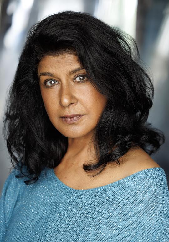 妮拉·阿利亚 Nila Aalia照片