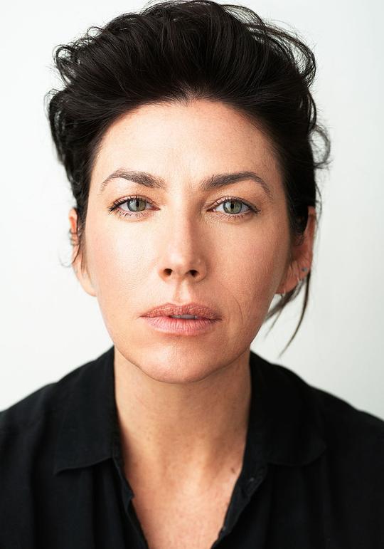 艾莉·麦卡洛克 Allie McCulloch照片