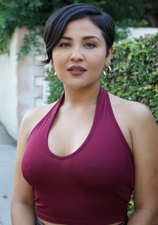 安妮·冈萨雷斯 Annie Gonzalez照片