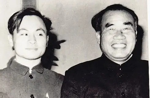 王戈情 Geqing Wang照片