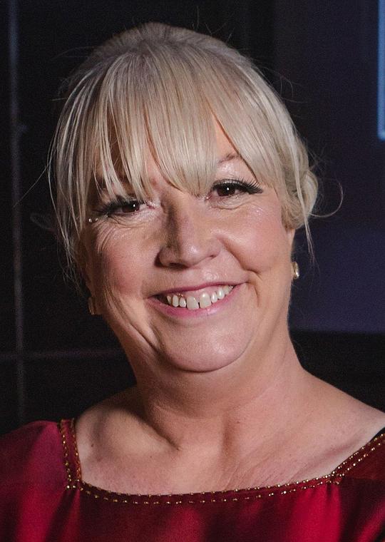 朱莉娅·诺尔斯 Julia Knowles照片