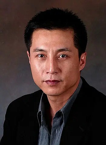 何雁 Yan He照片