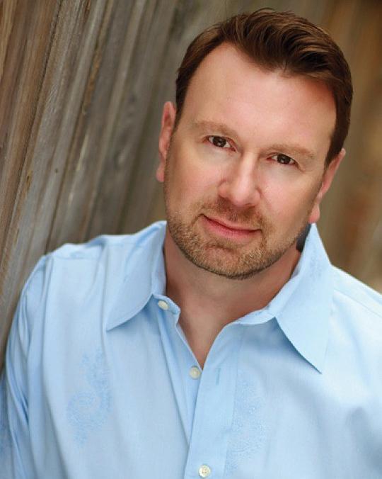 迈克尔·钦恩 Michael Chinn照片