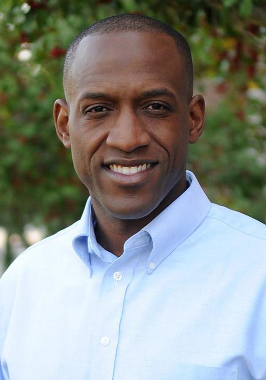 肯·贝维尔 Ken Bevel照片