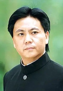 贾云 Yun Jia照片