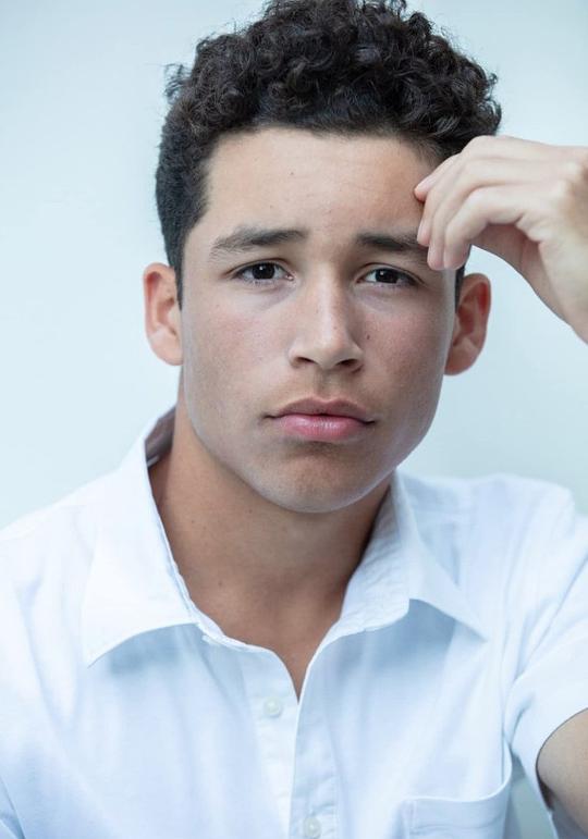 安德鲁·莱内尔 Andrew Lioney照片