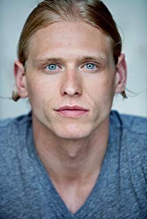 尼古拉斯·罗根 Nicholas Logan照片