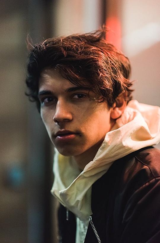 阿杰·弗瑞瑟 Ajay Friese照片