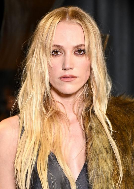 麦卡·梦露 Maika Monroe照片