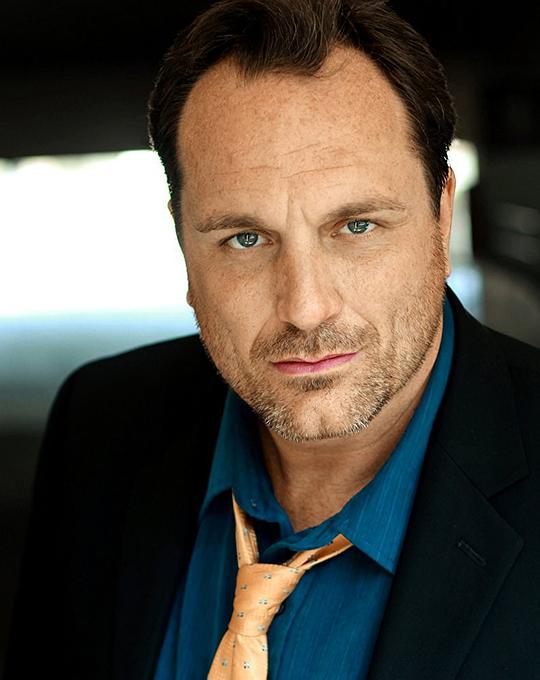 杰克莫·巴泽尔 Jackamoe Buzzell照片