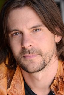 乔·戈恩 Jon Gunn照片