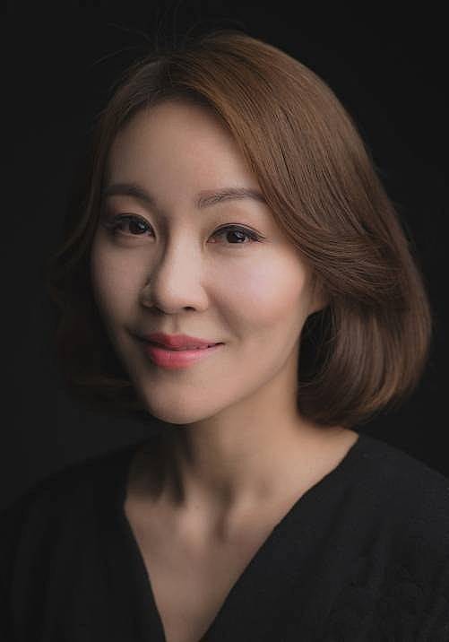 张露 Lu Zhang照片