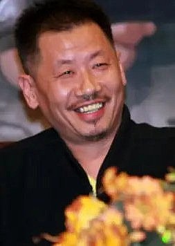 侯越秋 Yueqiu Hou照片
