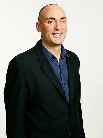 亚当·伯恩斯坦 Adam Bernstein照片