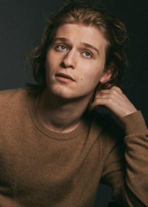 弗雷德·赫辛格 Fred Hechinger照片