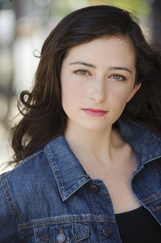 艾比·奎因 Abby Quinn照片