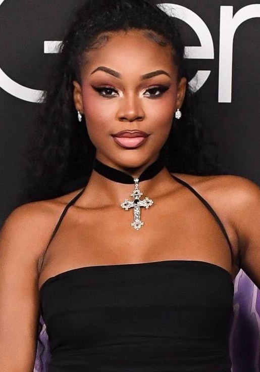 克丽丝塔·娜赛尔 Krista Nazaire照片