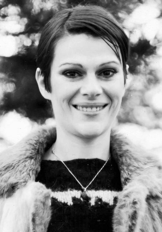 多布里拉·斯托伊尼奇 Dobrila Stojnic照片