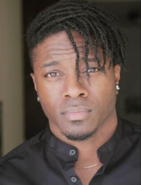 特鲁·瓦伦蒂诺 Tru Valentino照片