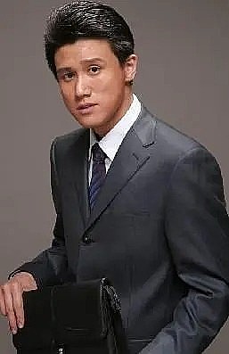 佟悦 Yue Tong照片