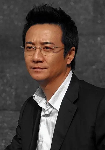 张岩 Yilong Zhang照片