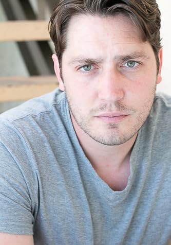 布拉德利·福勒 Bradley Fowler照片