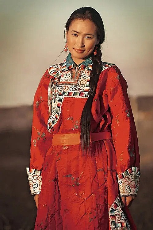 乌兰其其格 Wu Lan Qi Qi Ge照片