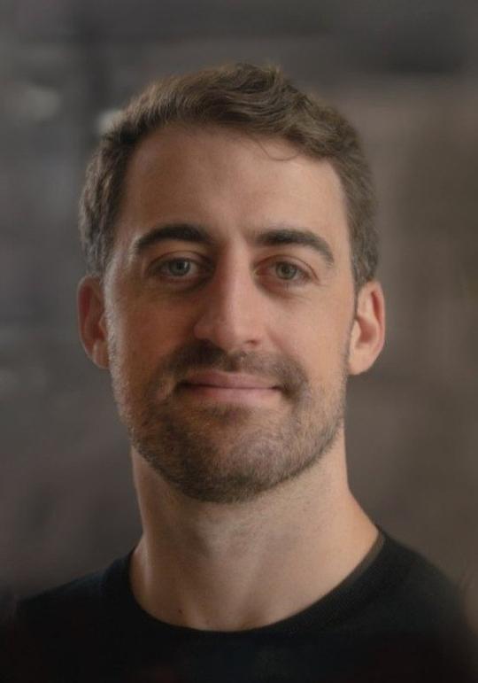 罗杰·曼库斯 Roger Mancusi照片