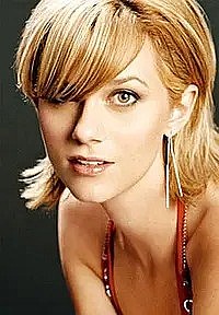 海莉·伯顿 Hilarie Burton照片