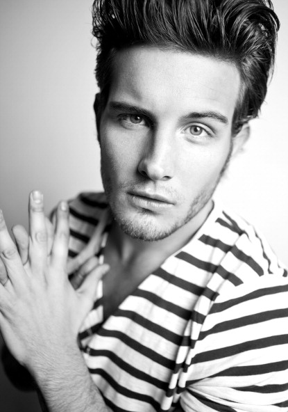 尼可·托托雷拉 Nico Tortorella照片