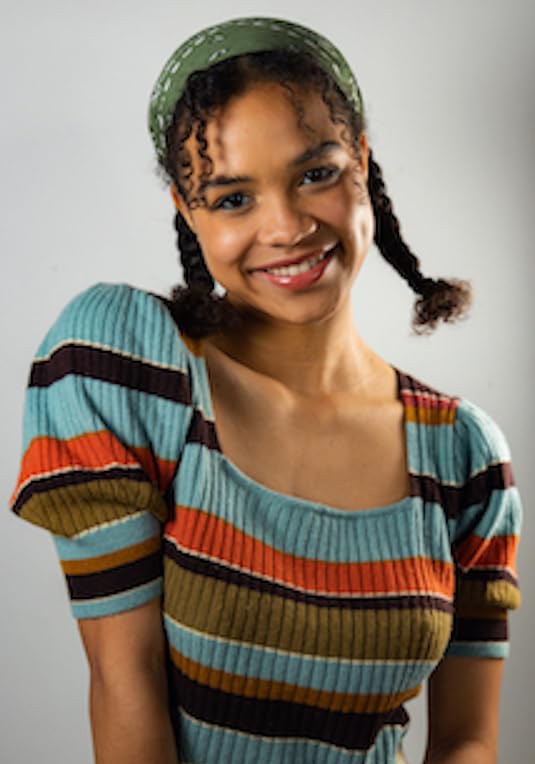 哈娜·哈金斯 Hana Huggins照片