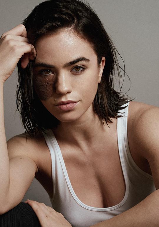 卡桑德拉·诺德 Cassandra Naud照片