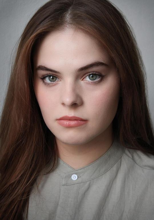 格蕾丝·武科维奇 Grace Vukovic照片