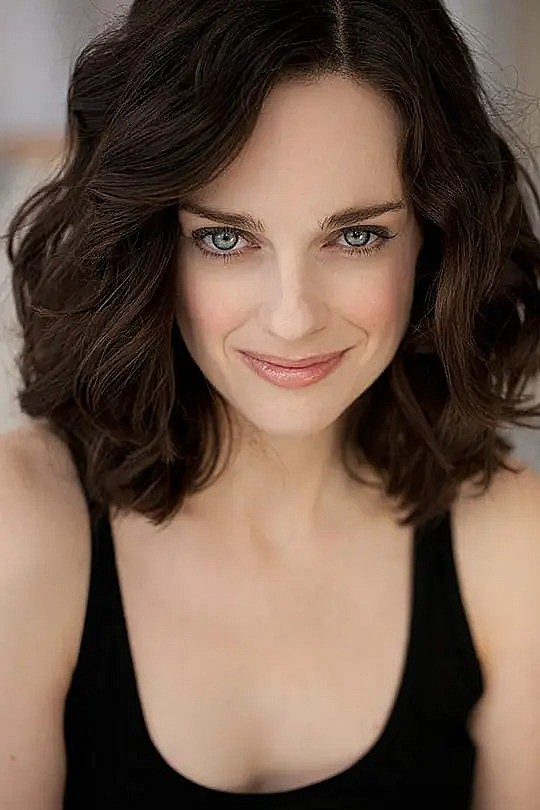 彭妮·麦克娜姆 Penny McNamee照片
