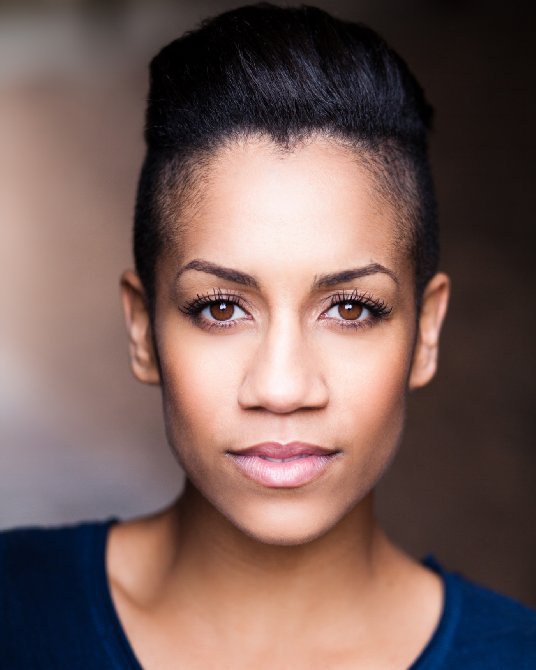 多米尼克·蒂珀 Dominique Tipper照片