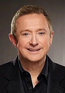 Louis Walsh照片