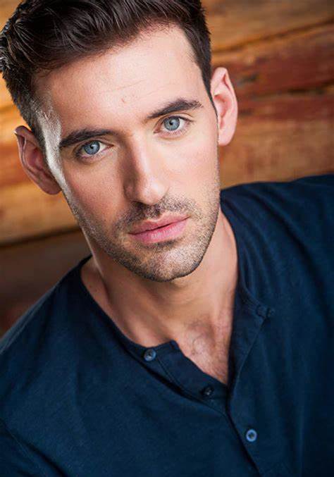 尔玛·泰勒 Armen Taylor照片