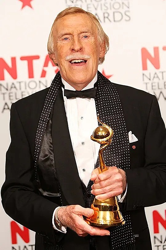 布鲁斯·福尔赛斯 Bruce Forsyth照片