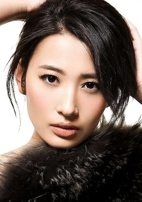 吕夏 Xia Lü照片