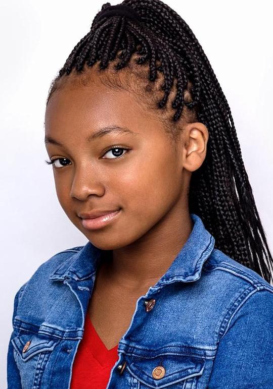 布鲁克琳·麦金齐 Brooklynn MacKinzie照片