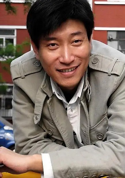 张鹰 Ying Zhang照片