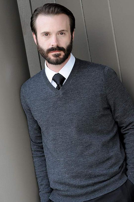 乔·克内泽维奇 Joe Knezevich照片