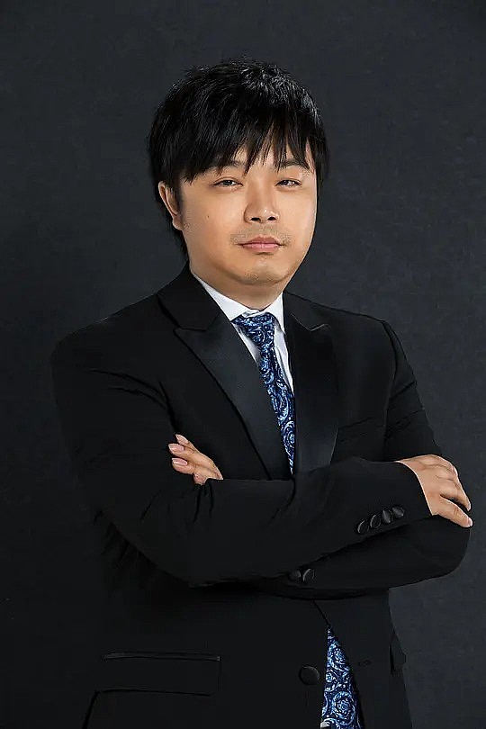 顾奕 Yi Gu照片