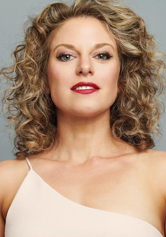 瑞贝卡·吉贝尔 Rebecca Gibel照片