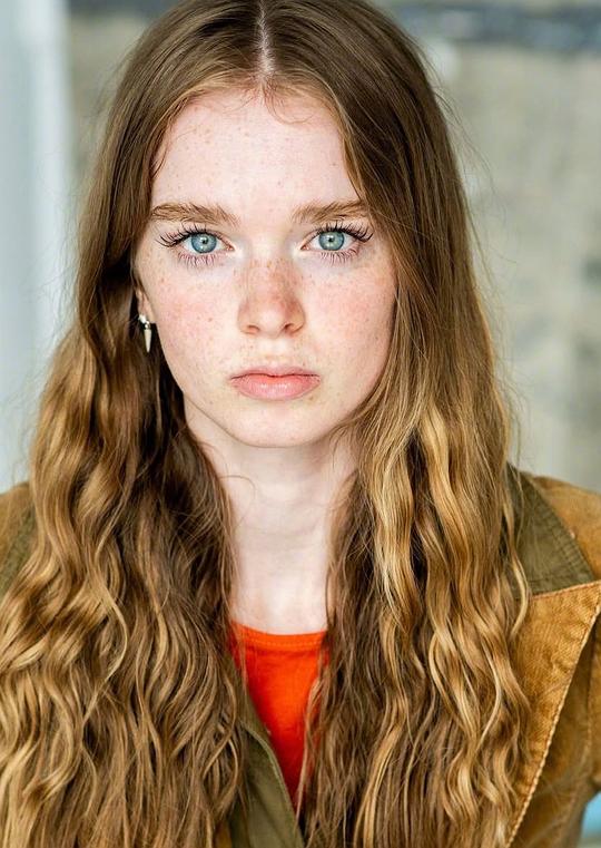 莎莫·H·豪威尔 Summer H. Howell照片