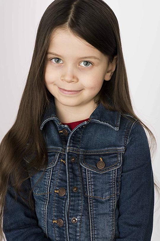 佐伊·费什 Zoe Fish照片