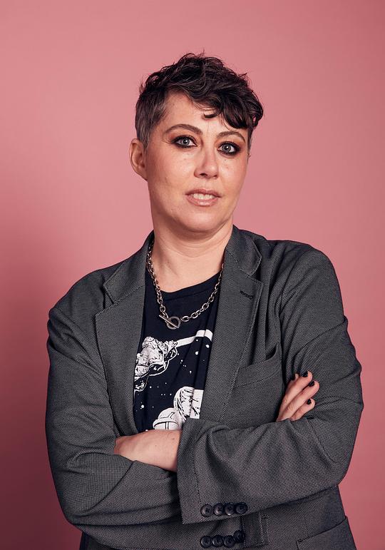 克莉丝汀·露潘尼恩 Kristen Roupenian照片