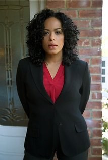 莉莎·科伦-扎亚斯 Liza Colón-Zayas照片